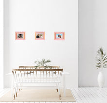 Carregar imagem no visualizador da galeria, Montagem com os nossos autocolantes decorativos molduras cor-de-rosa. dê uso às fotografias soltas que tem em casa.
